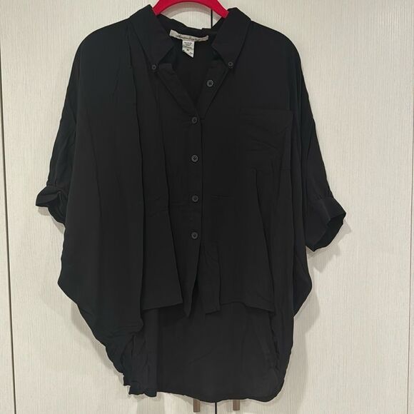 Black blouse with buttons - Picture 1 of 9